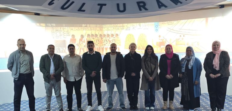 زيارة للمركز: وفد من الرقمنة بالجامعة الأمريكية